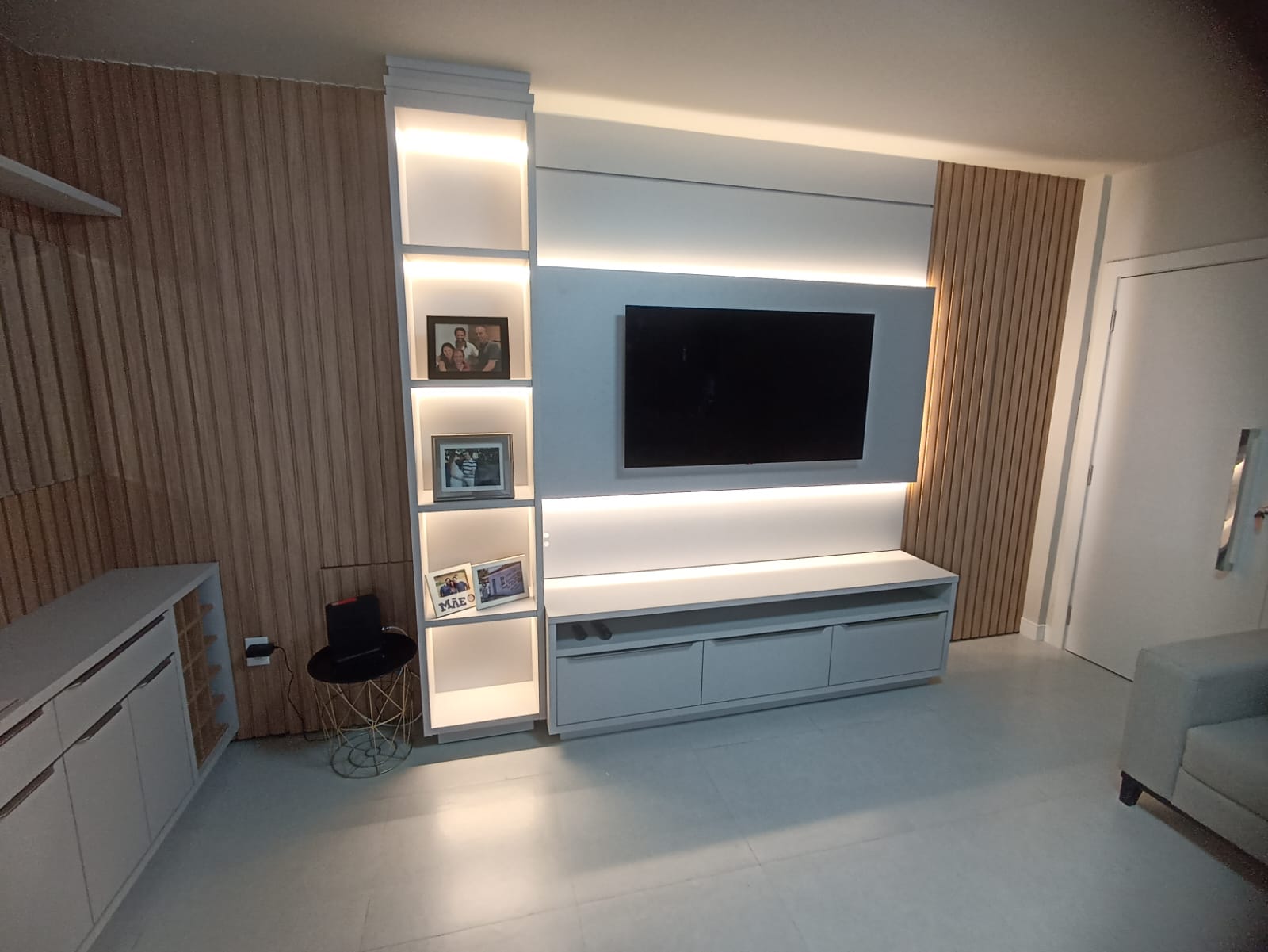 sala rack tv iluminado2
